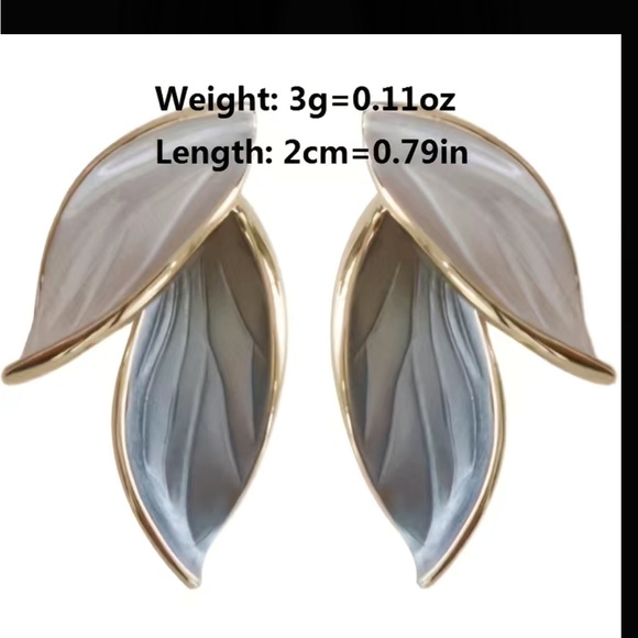 Blue and White with Gold Vintage Leaf Stud Earrings - Picture 6 of 7